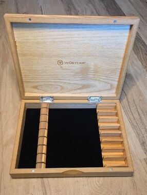 Wusthof Steak Knife Box Olive Wood Magnetic Close Holds 8 Knives